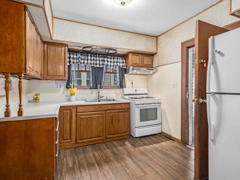 211 Williams St, Aurora, IL 60506 photo 10