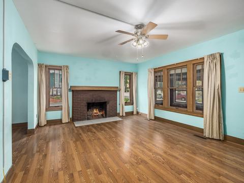 211 Williams St, Aurora, IL 60506 photo 4