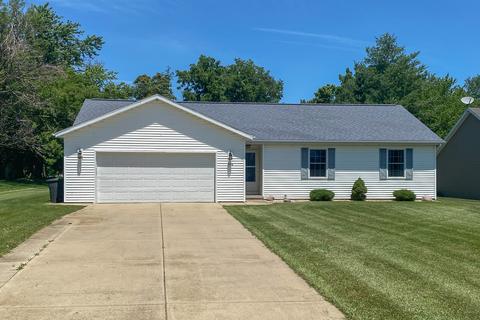 304 E Franklin St, Downs, IL 61736 photo 1