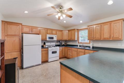 304 E Franklin St, Downs, IL 61736 photo 9