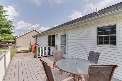 304 E Franklin St, Downs, IL 61736 photo 4