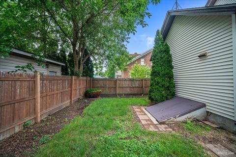 266 Perry St, Elgin, IL 60123 photo 21