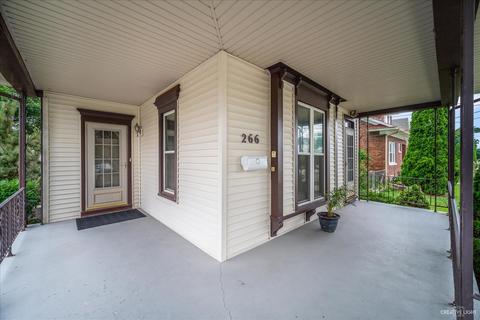 266 Perry St, Elgin, IL 60123 photo 3