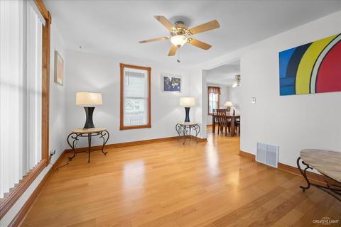 266 Perry St, Elgin, IL 60123 photo 4