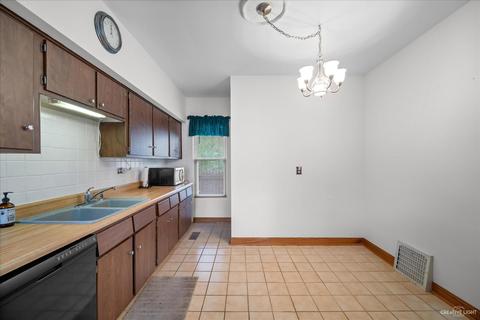 266 Perry St, Elgin, IL 60123 photo 9