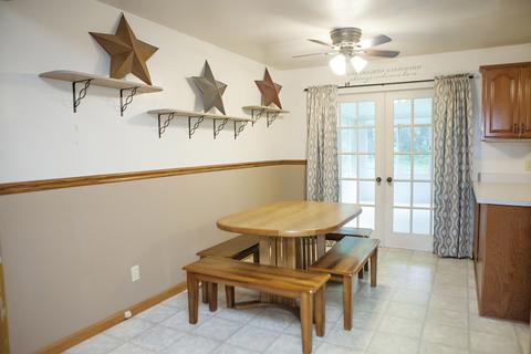 401 S Cleveland St, Philo, IL 61864 photo 10