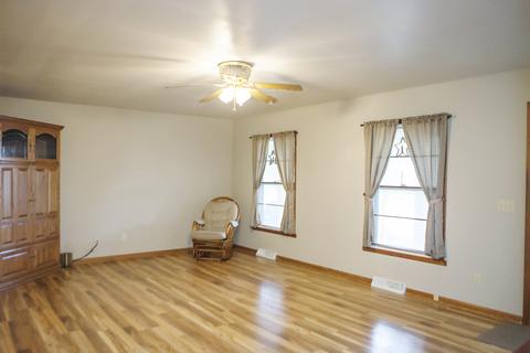 401 S Cleveland St, Philo, IL 61864 photo 8