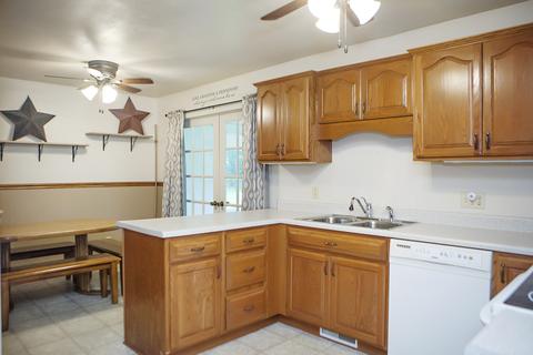 401 S Cleveland St, Philo, IL 61864 photo 16