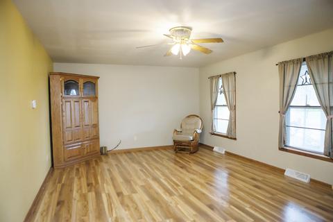 401 S Cleveland St, Philo, IL 61864 photo 9
