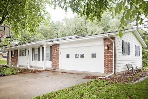 401 S Cleveland St, Philo, IL 61864 photo 4
