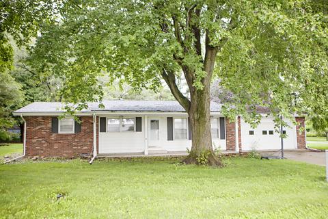 401 S Cleveland St, Philo, IL 61864 photo 1