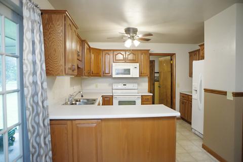 401 S Cleveland St, Philo, IL 61864 photo 12