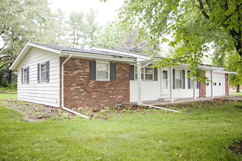 401 S Cleveland St, Philo, IL 61864 photo 2
