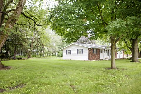 401 S Cleveland St, Philo, IL 61864 photo 3