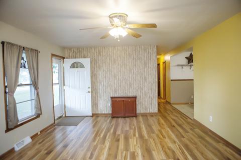 401 S Cleveland St, Philo, IL 61864 photo 6