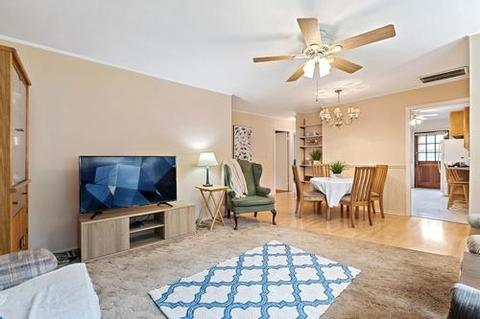 749 Linda Terrace Ter, Wheeling, IL 60090 photo 4