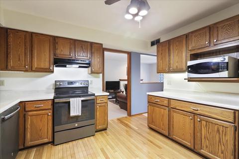 1303 Clover Ln, Normal, IL 61761 photo 5