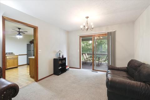 1303 Clover Ln, Normal, IL 61761 photo 3