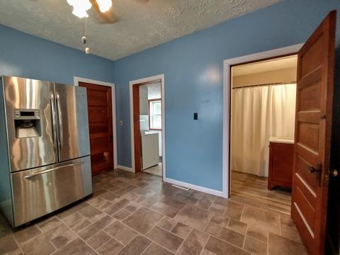 106 E Cypress St, Normal, IL 61761 photo 4
