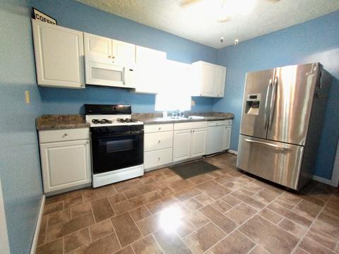 106 E Cypress St, Normal, IL 61761 photo 5