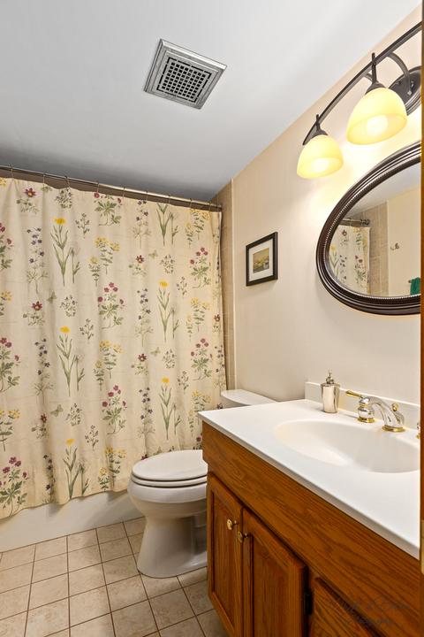 2425 Central St #3D, Evanston, IL 60201 photo 12