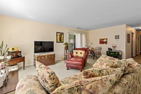 2425 Central St #3D, Evanston, IL 60201 photo 5