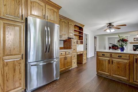 2980 Molitor Rd, Aurora, IL 60502 photo 9