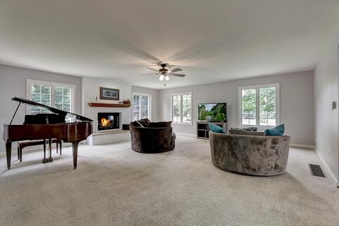 2980 Molitor Rd, Aurora, IL 60502 photo 2