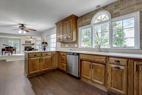 2980 Molitor Rd, Aurora, IL 60502 photo 8