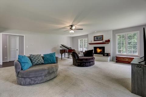 2980 Molitor Rd, Aurora, IL 60502 photo 3