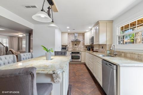 290 Munroe Cir, Des Plaines, IL 60016 photo 3