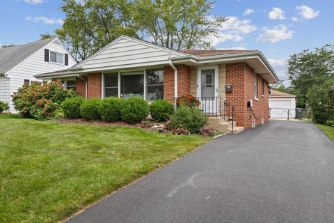 112 N Pine St, Mount Prospect, IL 60056 photo 2