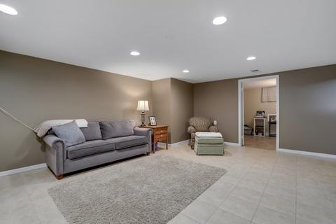 112 N Pine St, Mount Prospect, IL 60056 photo 20