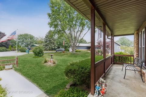 1505 Cobblestone Ct, Johnsburg, IL 60051 photo 3