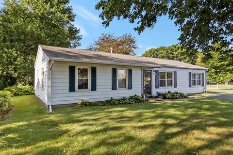 2011 Sangamon Dr, Champaign, IL 61821 photo 2
