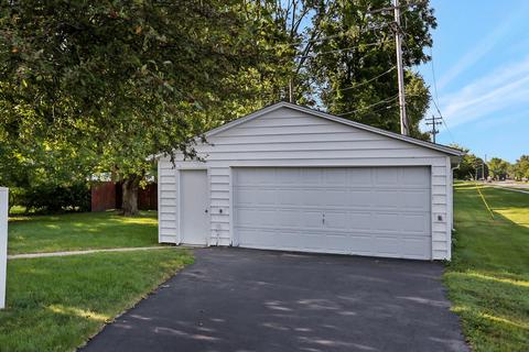 2011 Sangamon Dr, Champaign, IL 61821 photo 8