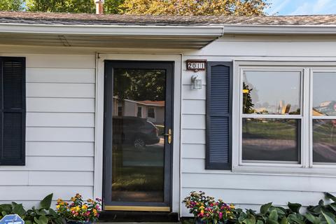 2011 Sangamon Dr, Champaign, IL 61821 photo 4