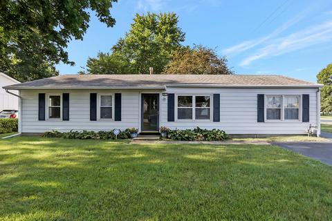 2011 Sangamon Dr, Champaign, IL 61821 photo 1