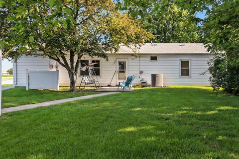 2011 Sangamon Dr, Champaign, IL 61821 photo 6