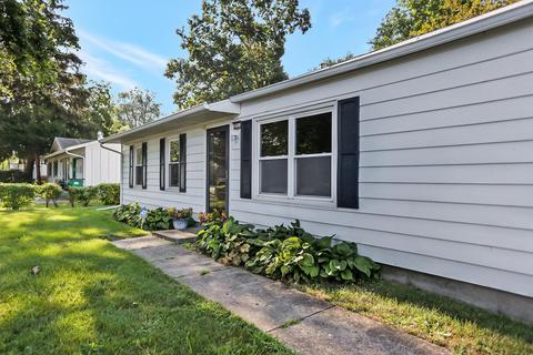 2011 Sangamon Dr, Champaign, IL 61821 photo 3