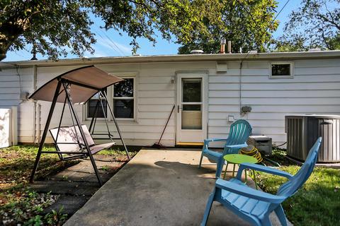 2011 Sangamon Dr, Champaign, IL 61821 photo 5