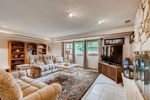 711 E Turner Ave, Roselle, IL 60172 photo 10