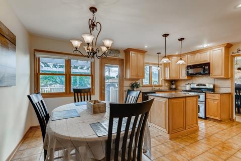 711 E Turner Ave, Roselle, IL 60172 photo 9