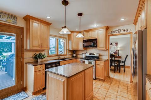 711 E Turner Ave, Roselle, IL 60172 photo 6
