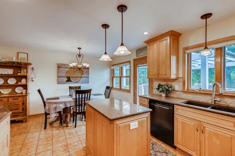 711 E Turner Ave, Roselle, IL 60172 photo 8