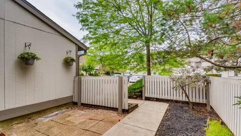 114 New Castle Ct, Rolling Meadows, IL 60008 photo 22