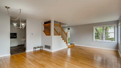 114 New Castle Ct, Rolling Meadows, IL 60008 photo 4