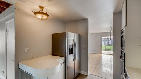 114 New Castle Ct, Rolling Meadows, IL 60008 photo 10