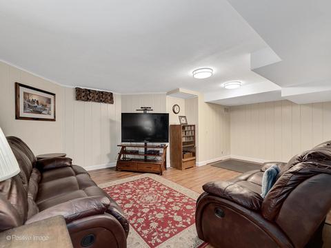 905 S Wheaton Ave, Wheaton, IL 60189 photo 14