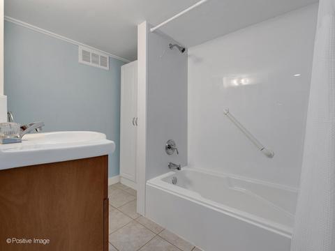 905 S Wheaton Ave, Wheaton, IL 60189 photo 16
